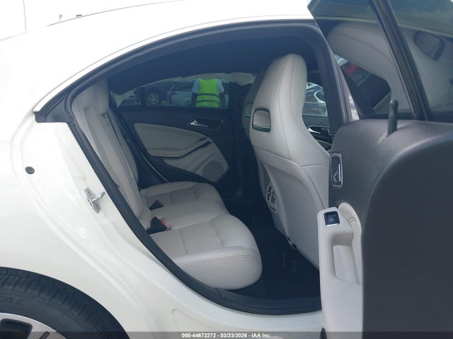 44672272 :رقم المزاد ، WDDSJ4EB3JN550763 vin ، 2018 Mercedes-benz Cla 250 مزاد بيع