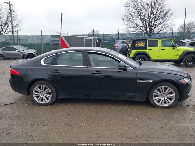 SAJBD4BV7HCY34551 Jaguar Xf 35t Premium