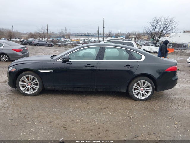 SAJBD4BV7HCY34551 Jaguar Xf 35t Premium