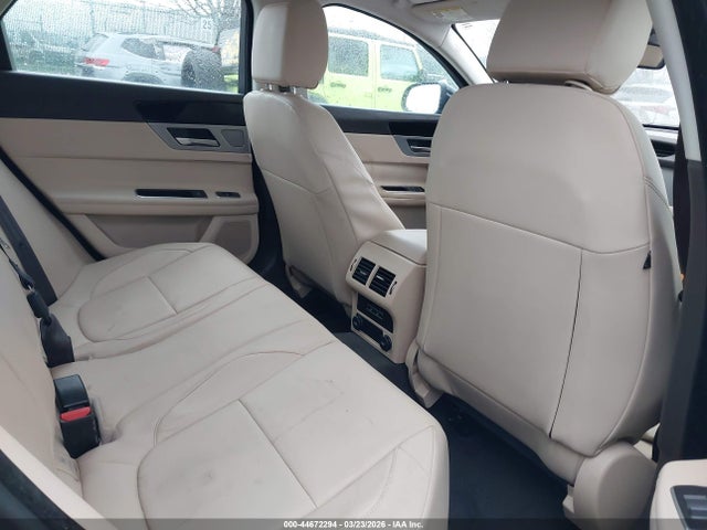 SAJBD4BV7HCY34551 Jaguar Xf 35t Premium