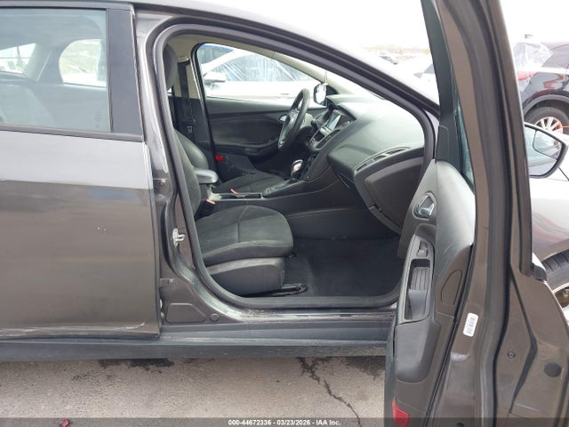 1FADP3K22GL319766 Ford FOCUS SE