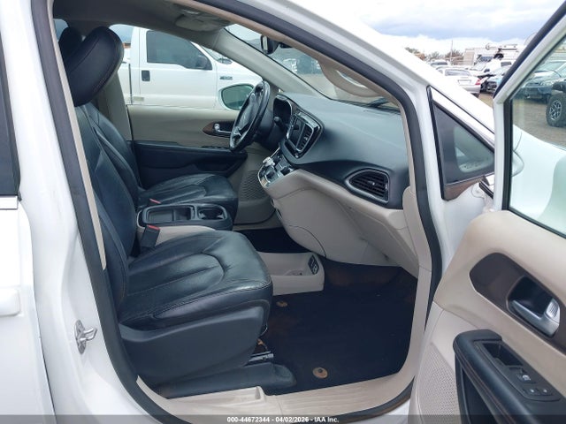 44672344 :رقم المزاد ، 2C4RC1BG9KR548263 vin ، 2019 Chrysler Pacifica Touring L مزاد بيع