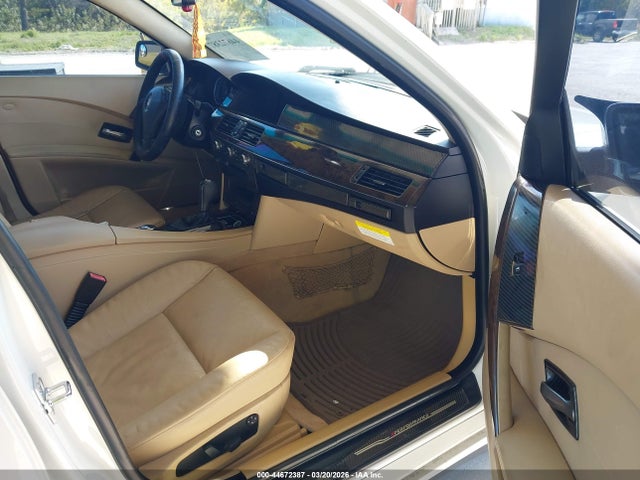 2006 Bmw 530i მანქანა იყიდება აუქციონზე, vin: WBANE73576CM31365, აუქციონის ნომერი: 44672387