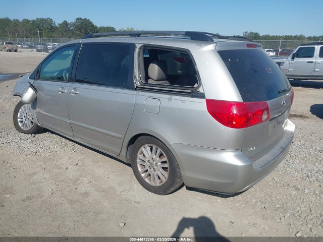 2010 TOYOTA SIENNA 5TDYK4CC9AS326615 Photo 2