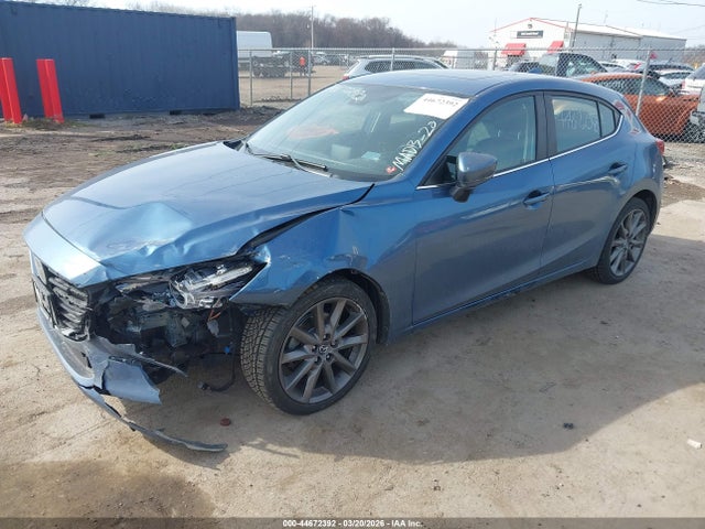 44672392 :رقم المزاد ، 3MZBN1M35JM160200 vin ، 2018 Mazda Mazda3 Grand Touring مزاد بيع