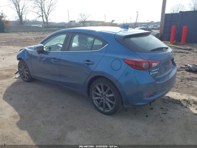 44672392 :رقم المزاد ، 3MZBN1M35JM160200 vin ، 2018 Mazda Mazda3 Grand Touring مزاد بيع