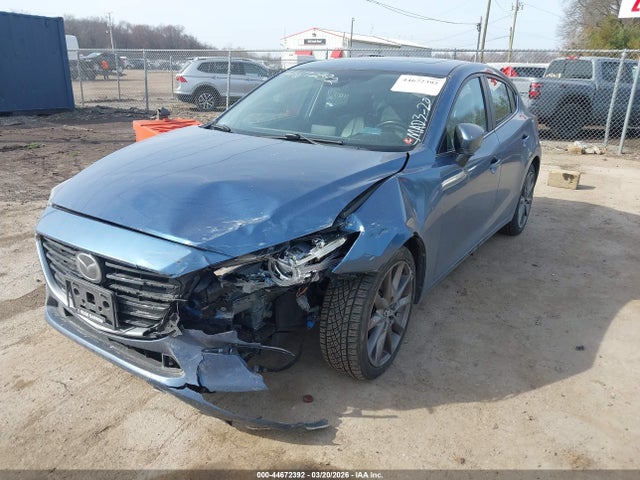 44672392 :رقم المزاد ، 3MZBN1M35JM160200 vin ، 2018 Mazda Mazda3 Grand Touring مزاد بيع