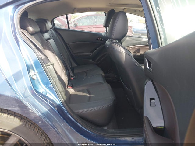 44672392 :رقم المزاد ، 3MZBN1M35JM160200 vin ، 2018 Mazda Mazda3 Grand Touring مزاد بيع