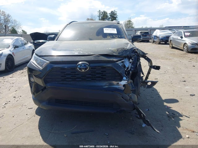2020 Toyota Rav4 Xle მანქანა იყიდება აუქციონზე, vin: JTMW1RFVXLD058726, აუქციონის ნომერი: 44672400