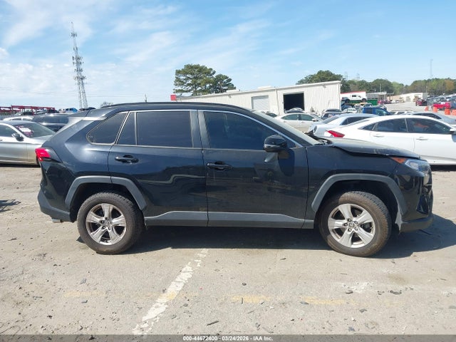 2020 Toyota Rav4 Xle მანქანა იყიდება აუქციონზე, vin: JTMW1RFVXLD058726, აუქციონის ნომერი: 44672400