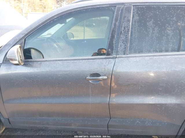 WVGBV7AX0GW001294 Volkswagen TIGUAN S