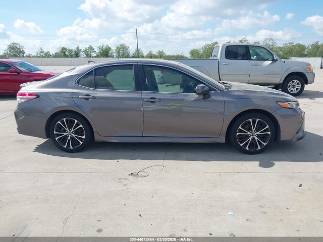 4T1B11HKXKU697203 Toyota CAMRY SE