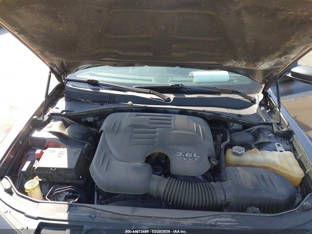 44672499 :رقم المزاد ، 2C3CCABG8JH301671 vin ، 2018 Chrysler 300 300s مزاد بيع