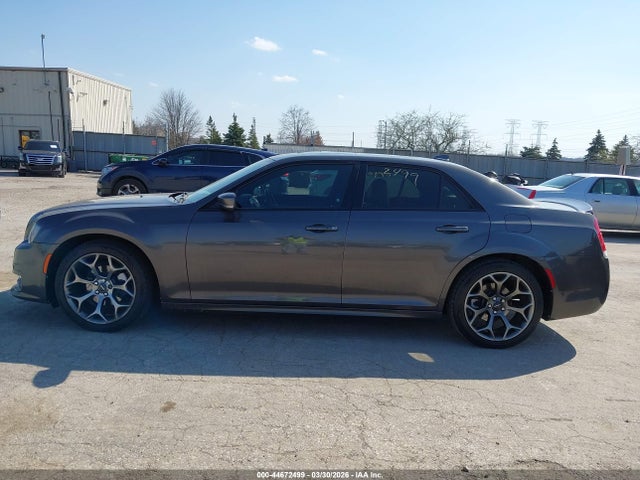 44672499 :رقم المزاد ، 2C3CCABG8JH301671 vin ، 2018 Chrysler 300 300s مزاد بيع