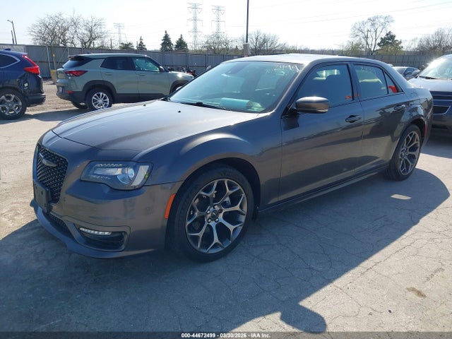 44672499 :رقم المزاد ، 2C3CCABG8JH301671 vin ، 2018 Chrysler 300 300s مزاد بيع