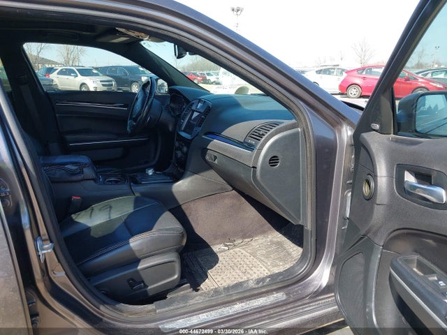 44672499 :رقم المزاد ، 2C3CCABG8JH301671 vin ، 2018 Chrysler 300 300s مزاد بيع