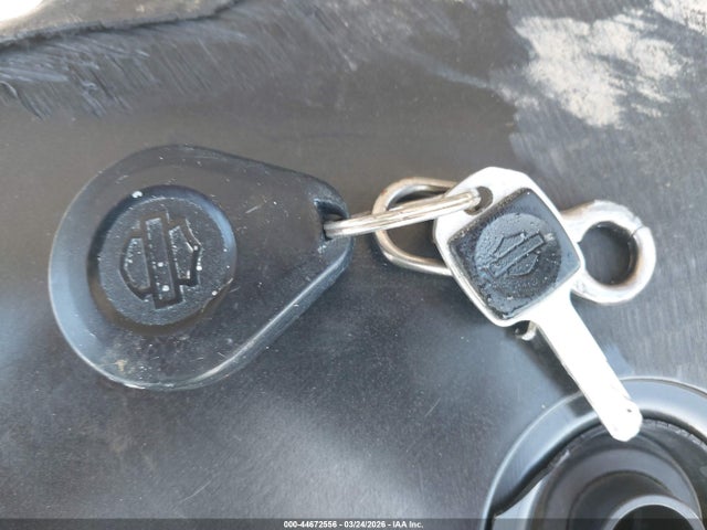 1HD1YBK13NB040615 Harley-Davidson FLHCS