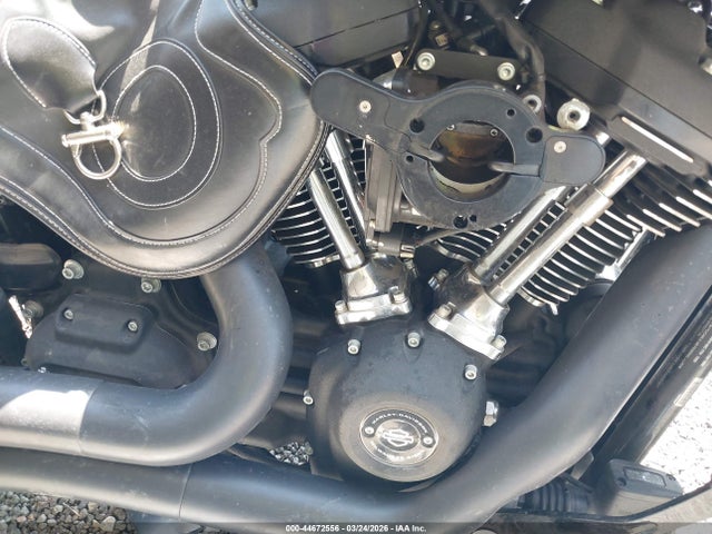 1HD1YBK13NB040615 Harley-Davidson FLHCS