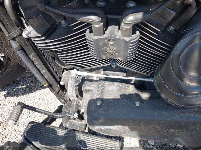1HD1YBK13NB040615 Harley-Davidson FLHCS