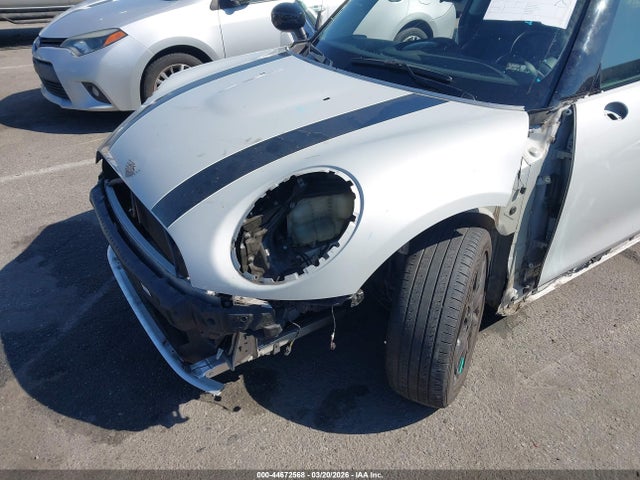 WMWXR3C06M2N76653 Mini Hardtop Cooper