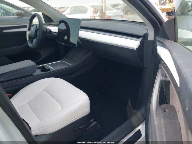 2023 Tesla Model Y Awd/long Range Dual Motor All-wheel Drive მანქანა იყიდება აუქციონზე, vin: 7SAYGDEE8PF771086, აუქციონის ნომერი: 44672580
