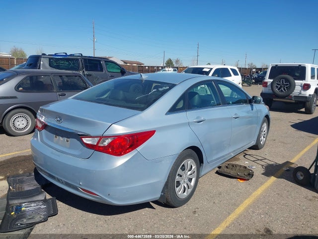2011 HYUNDAI SONATA 5NPEB4AC1BH239224 Photo 2