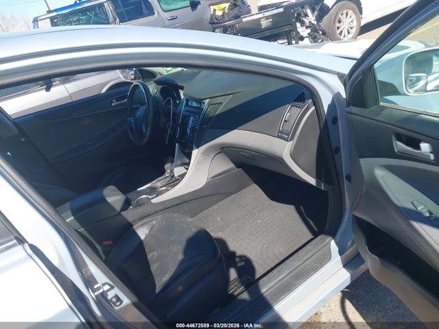 2011 HYUNDAI SONATA 5NPEB4AC1BH239224 Photo 4