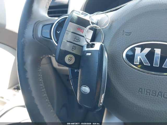 KNDJX3AE5G7017891 KIA Soul Ev +