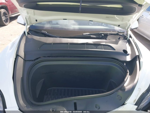 2022 Tesla Model Y Performance Dual Motor All-wheel Drive მანქანა იყიდება აუქციონზე, vin: 7SAYGDEF7NF399245, აუქციონის ნომერი: 44672738