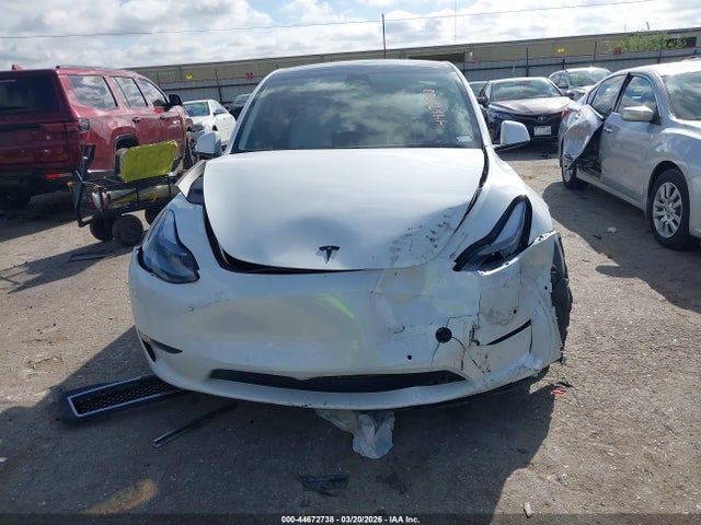 2022 Tesla Model Y Performance Dual Motor All-wheel Drive მანქანა იყიდება აუქციონზე, vin: 7SAYGDEF7NF399245, აუქციონის ნომერი: 44672738