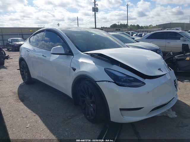 2022 Tesla Model Y Performance Dual Motor All-wheel Drive მანქანა იყიდება აუქციონზე, vin: 7SAYGDEF7NF399245, აუქციონის ნომერი: 44672738
