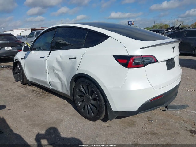 2022 Tesla Model Y Performance Dual Motor All-wheel Drive მანქანა იყიდება აუქციონზე, vin: 7SAYGDEF7NF399245, აუქციონის ნომერი: 44672738