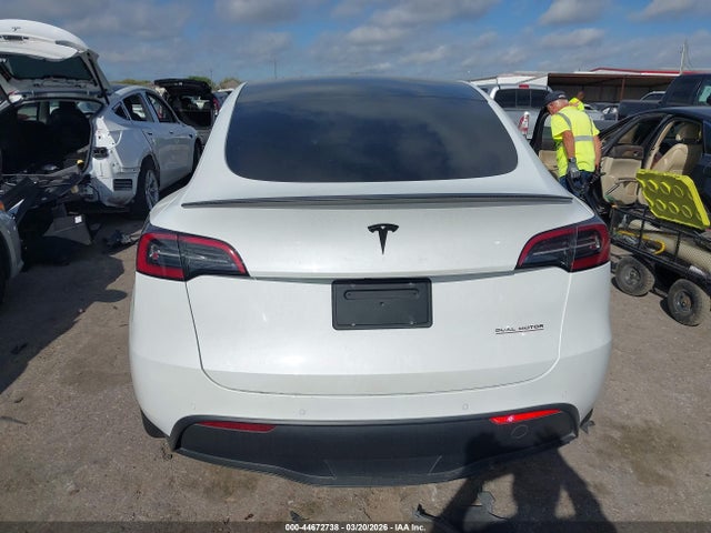 2022 Tesla Model Y Performance Dual Motor All-wheel Drive მანქანა იყიდება აუქციონზე, vin: 7SAYGDEF7NF399245, აუქციონის ნომერი: 44672738