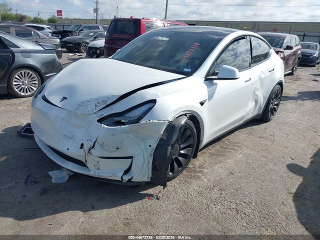2022 Tesla Model Y Performance Dual Motor All-wheel Drive მანქანა იყიდება აუქციონზე, vin: 7SAYGDEF7NF399245, აუქციონის ნომერი: 44672738