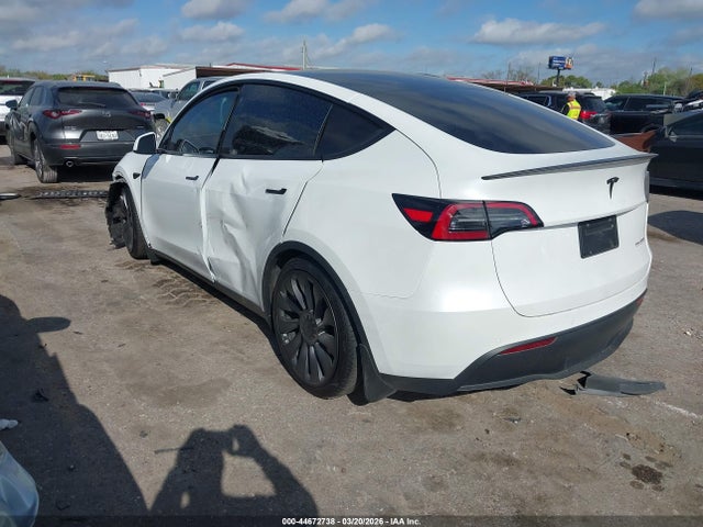 2022 Tesla Model Y Performance Dual Motor All-wheel Drive მანქანა იყიდება აუქციონზე, vin: 7SAYGDEF7NF399245, აუქციონის ნომერი: 44672738
