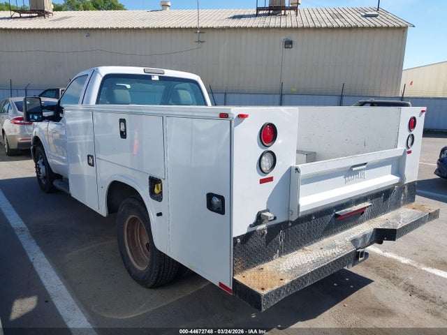 Ford F-350 Chassis Xl 2016 1FDRF3G61GEC86662 Image 3