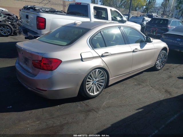 2013 Bmw 328i მანქანა იყიდება აუქციონზე, vin: WBA3C1C51DF437989, აუქციონის ნომერი: 44672772
