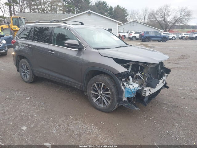 2017 Toyota Highlander Xle მანქანა იყიდება აუქციონზე, vin: 5TDJZRFH8HS425194, აუქციონის ნომერი: 44672797