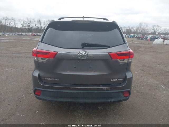 2017 Toyota Highlander Xle მანქანა იყიდება აუქციონზე, vin: 5TDJZRFH8HS425194, აუქციონის ნომერი: 44672797