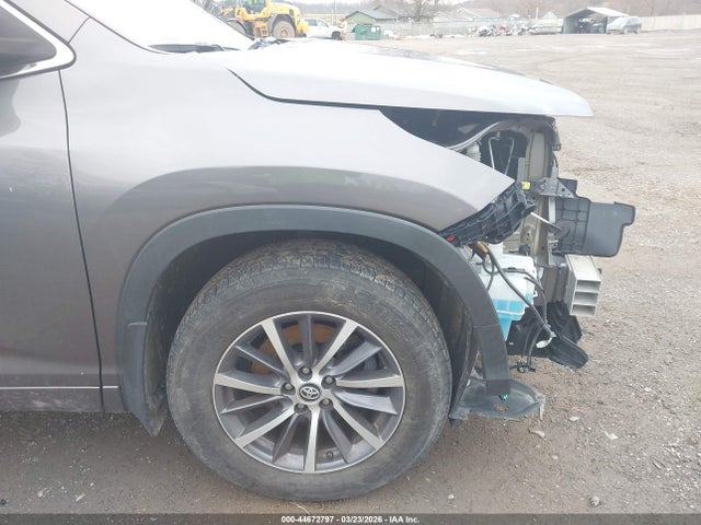 2017 Toyota Highlander Xle მანქანა იყიდება აუქციონზე, vin: 5TDJZRFH8HS425194, აუქციონის ნომერი: 44672797