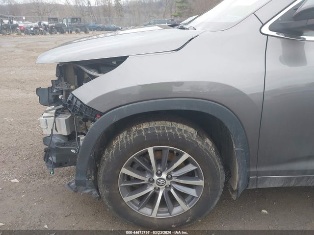2017 Toyota Highlander Xle მანქანა იყიდება აუქციონზე, vin: 5TDJZRFH8HS425194, აუქციონის ნომერი: 44672797