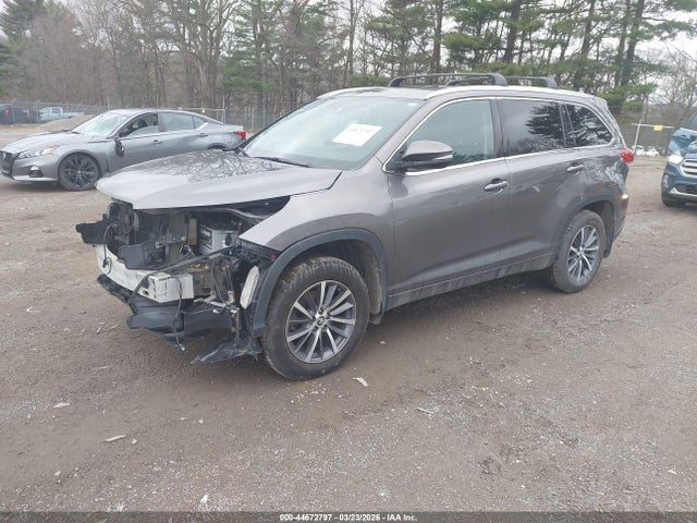 2017 Toyota Highlander Xle მანქანა იყიდება აუქციონზე, vin: 5TDJZRFH8HS425194, აუქციონის ნომერი: 44672797
