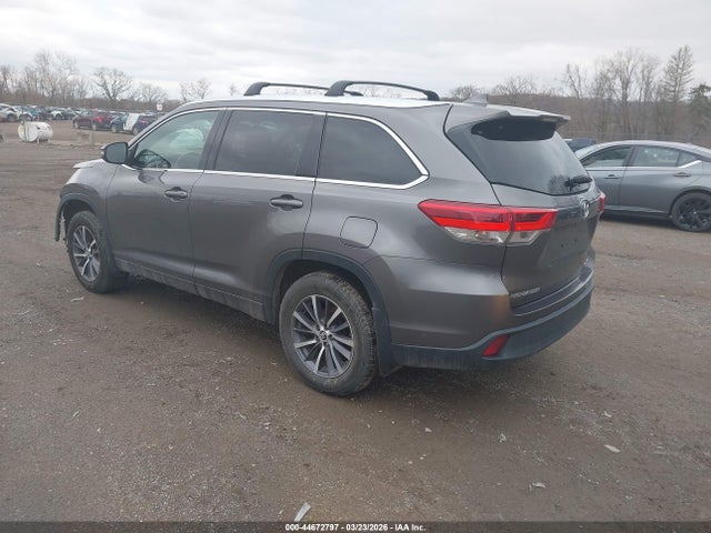 2017 Toyota Highlander Xle მანქანა იყიდება აუქციონზე, vin: 5TDJZRFH8HS425194, აუქციონის ნომერი: 44672797