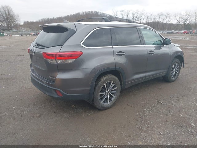 2017 Toyota Highlander Xle მანქანა იყიდება აუქციონზე, vin: 5TDJZRFH8HS425194, აუქციონის ნომერი: 44672797