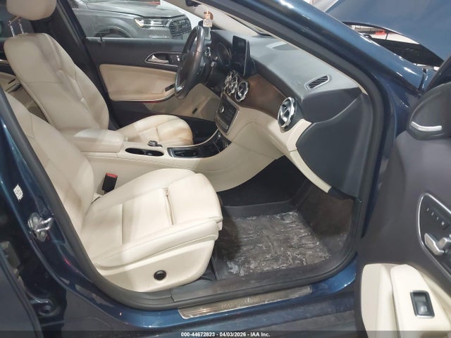 44672823 :رقم المزاد ، WDCTG4GB7KJ649082 vin ، 2019 Mercedes-benz Gla 250 4matic مزاد بيع