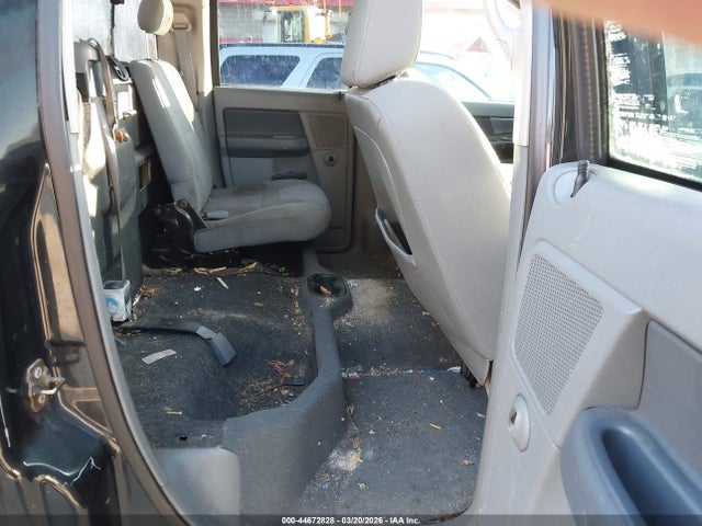 44672828 :رقم المزاد ، 1D7HU18247J601537 vin ، 2007 Dodge Ram 1500 Slt/trx4 Off Road/sport مزاد بيع