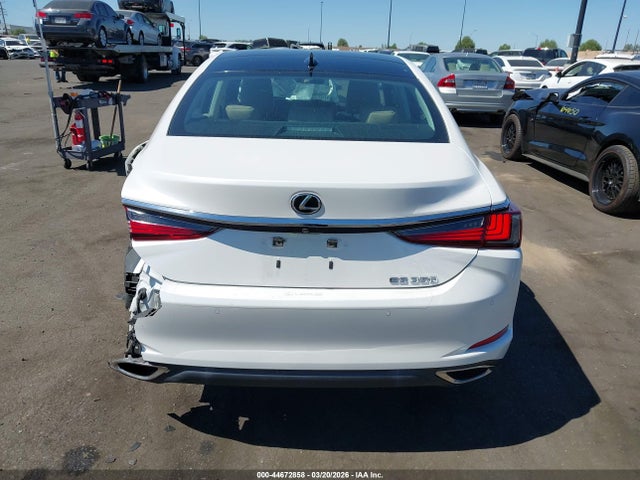 44672858 :رقم المزاد ، 58ABZ1B11KU008487 vin ، 2019 Lexus Es 350 مزاد بيع