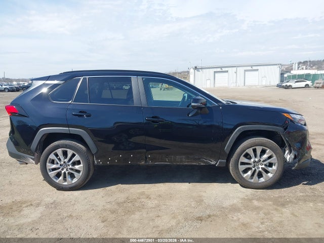 Toyota Rav4 Xle Premium 2025 2T3A1RFV4SC573475 Image 13