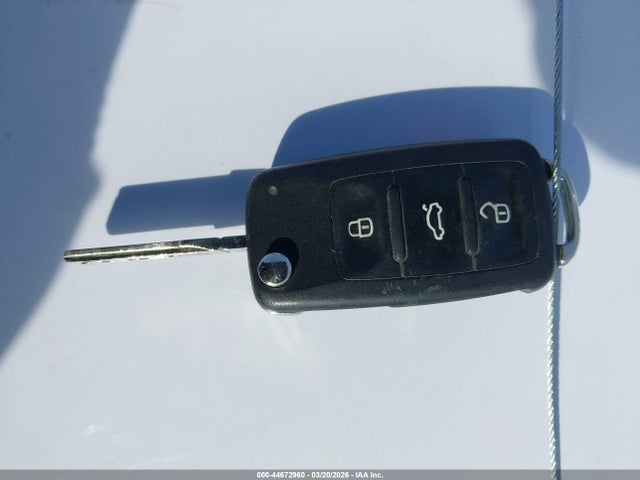 44672960 :رقم المزاد ، WVWDB7AJ9DW135508 vin ، 2013 Volkswagen Golf 2.5l 4-door مزاد بيع