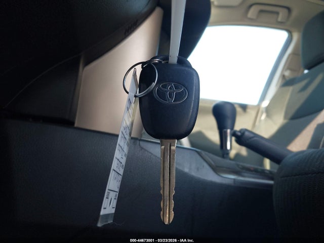 2T3WFREV1FW143335 Toyota Rav4 Xle